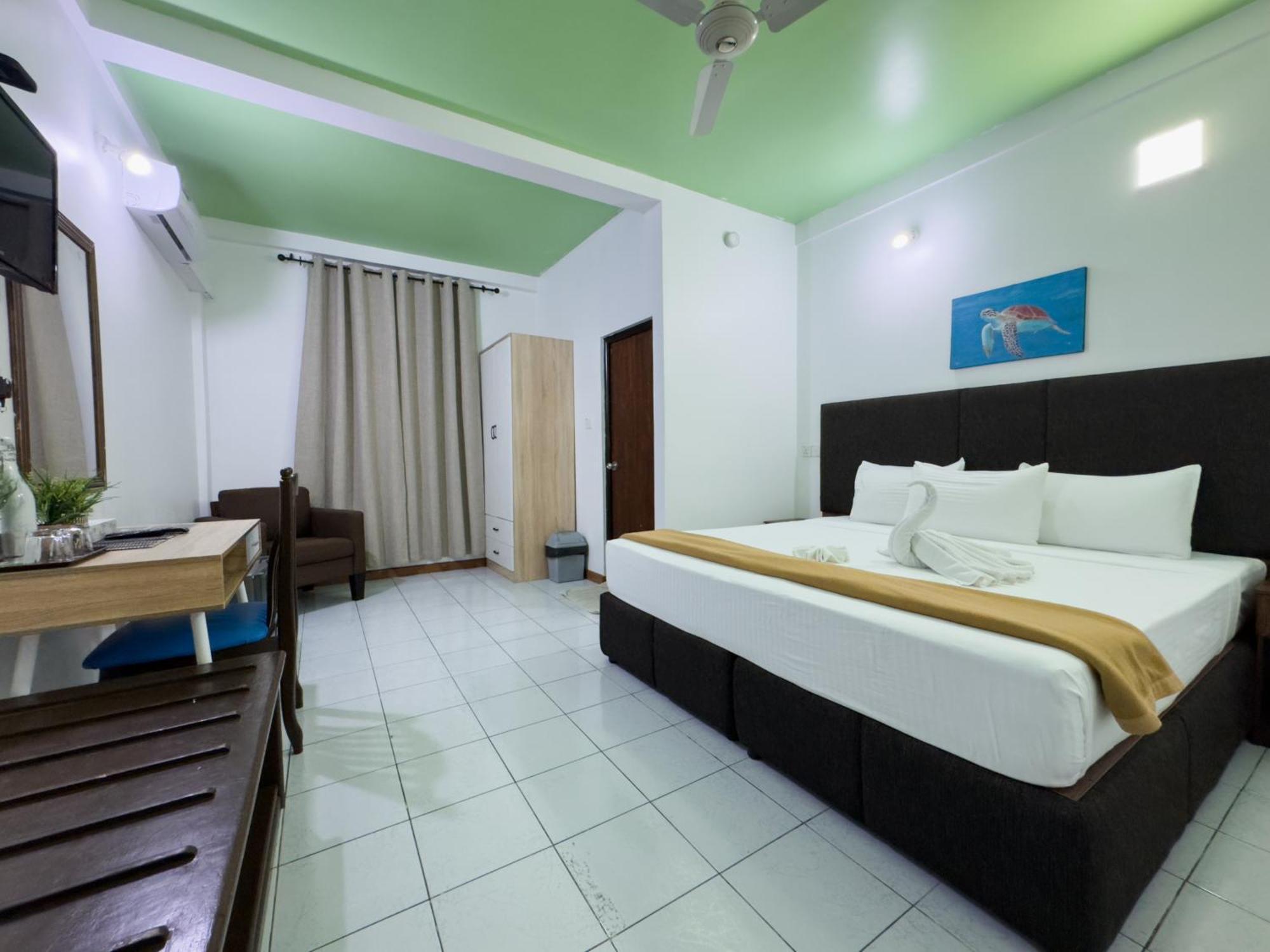 The Park House Hotel Мале Екстериор снимка